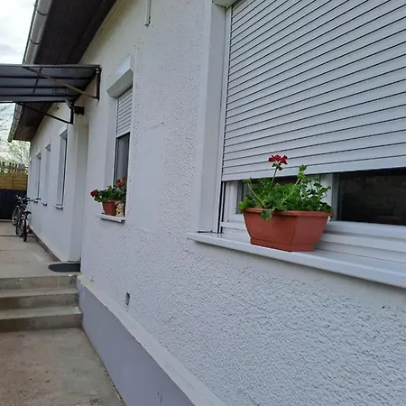 דירה Suenfeszek Vendeghaz