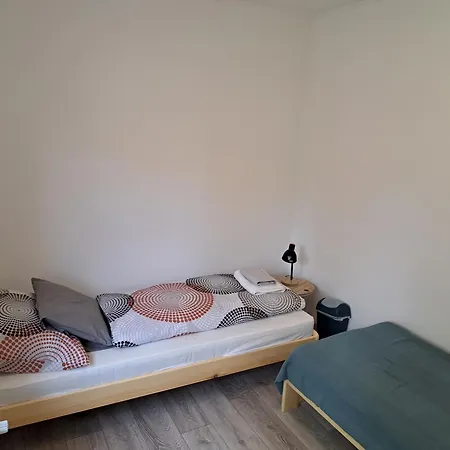 Apartment Suenfeszek Vendeghaz *