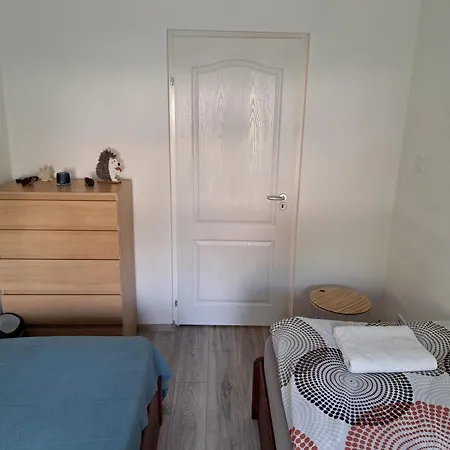 Suenfeszek Vendeghaz Apartment *