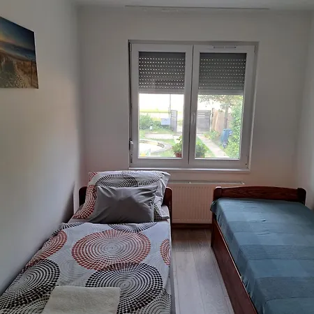 Suenfeszek Vendeghaz דירה