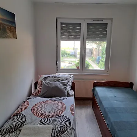Suenfeszek Vendeghaz Apartment