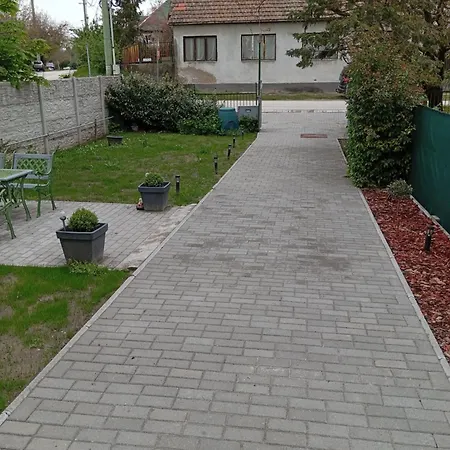 Suenfeszek Vendeghaz Göd