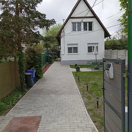 דירה Suenfeszek Vendeghaz