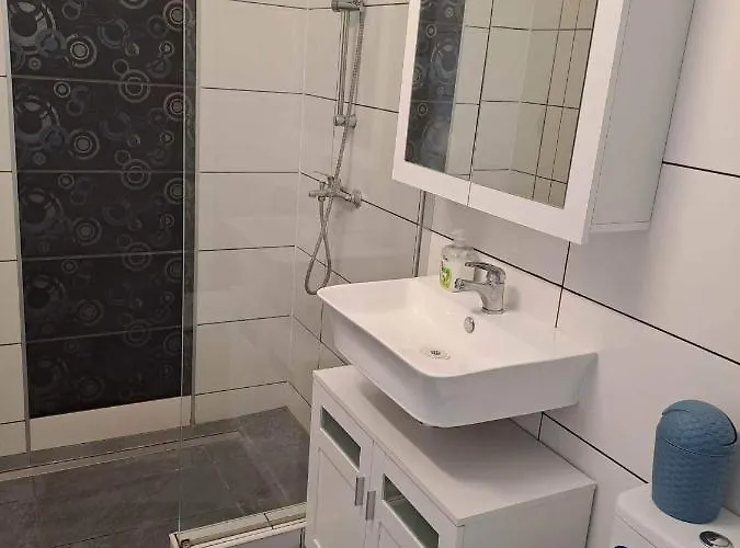 Apartment Suenfeszek Vendeghaz