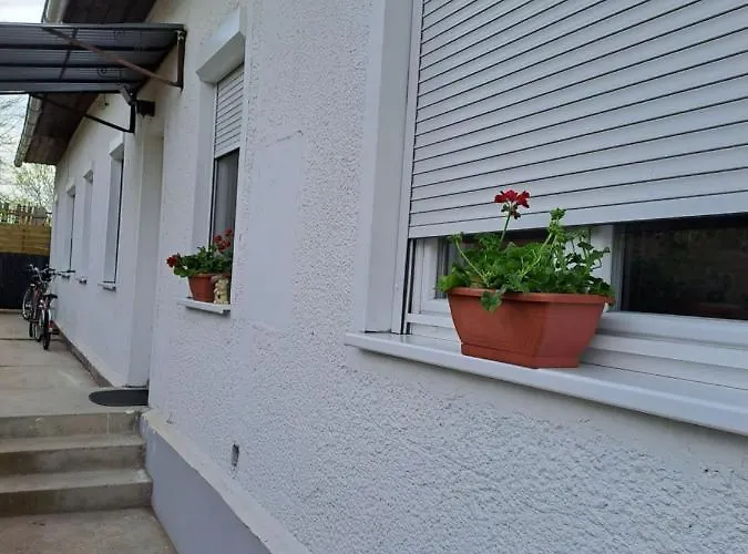 Apartment Suenfeszek Vendeghaz