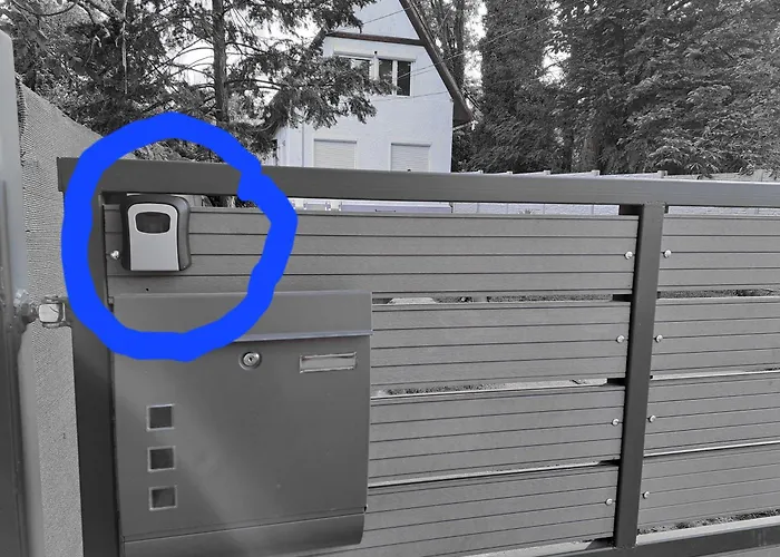 Suenfeszek Vendeghaz God